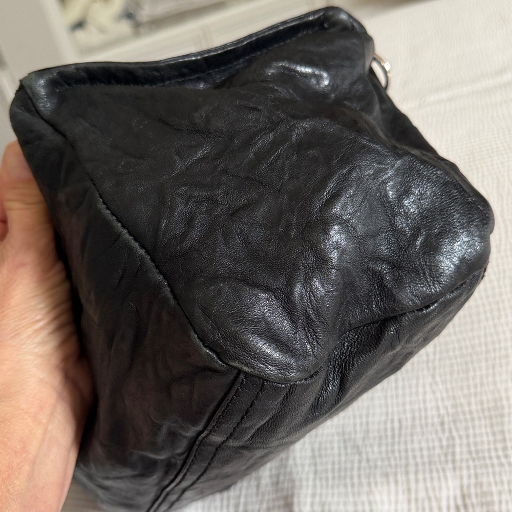 Givenchy Pandora Black Leather Crinkle Bag - Picture 12 of 16